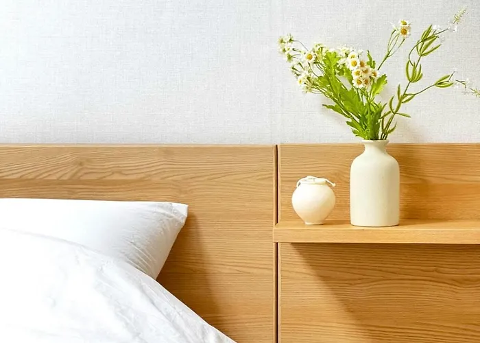 Monet Garden Cozy And Greeny 2 In Sinchon Apartment Seoul