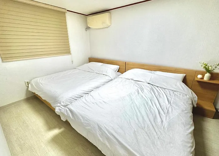 Apartment Monet Garden Cozy And Greeny 2 In Sinchon *
